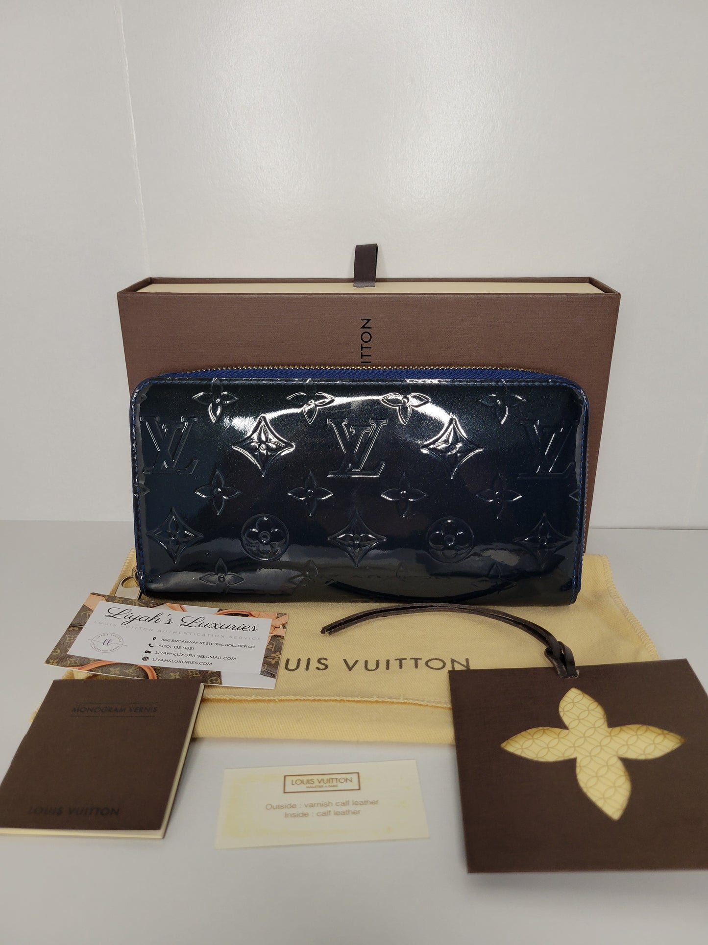 Louis Vuitton Vernis Grand Bleu Zippy Wallet