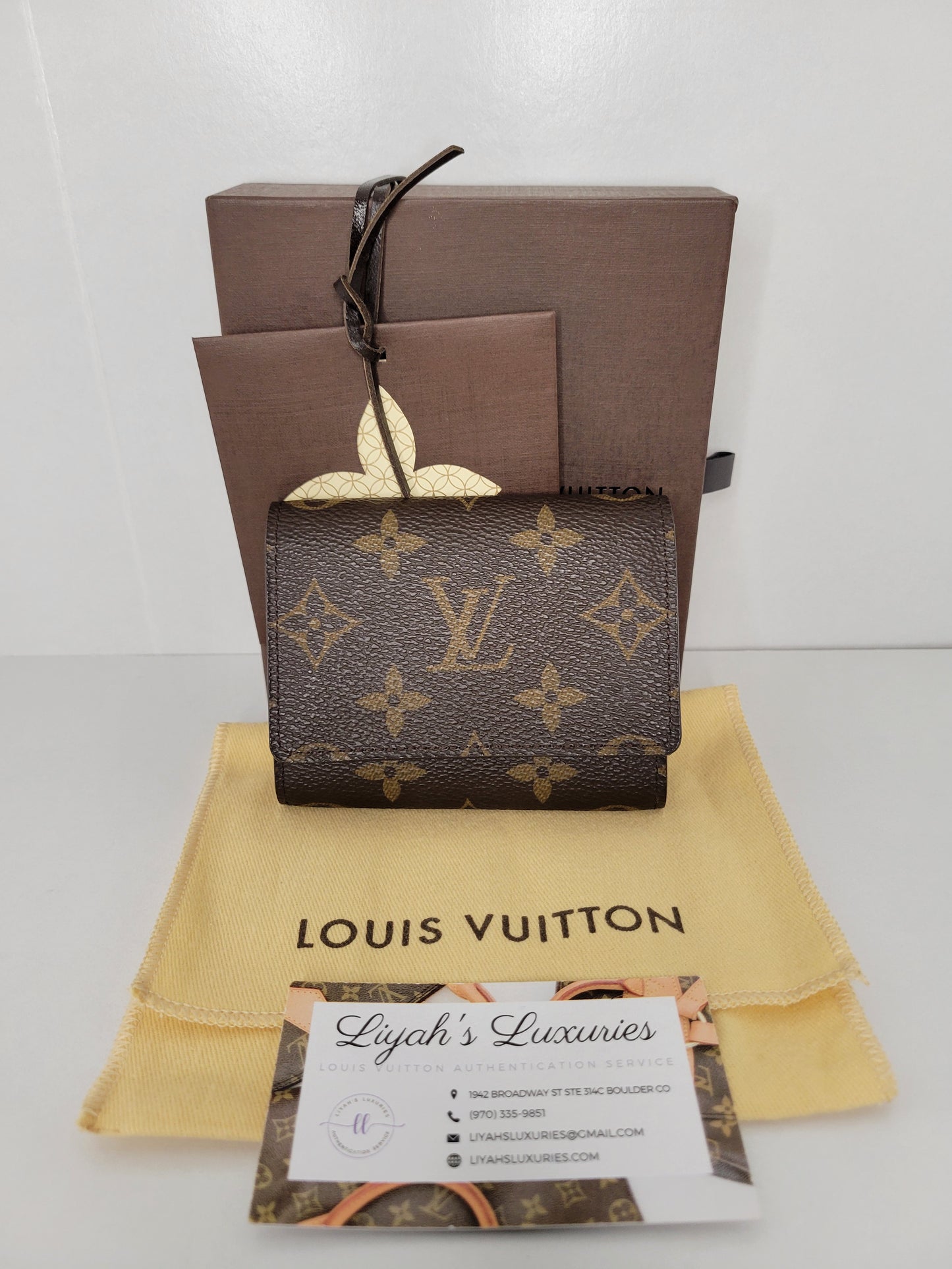 Louis Vuitton Monogram Business Card Holder CA1190