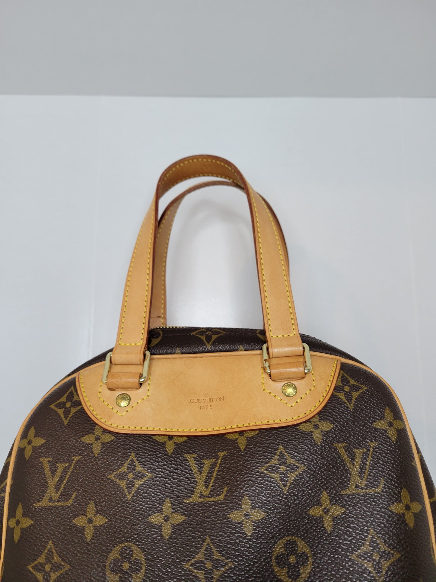 Louis Vuitton Monogram Excursion VI1918