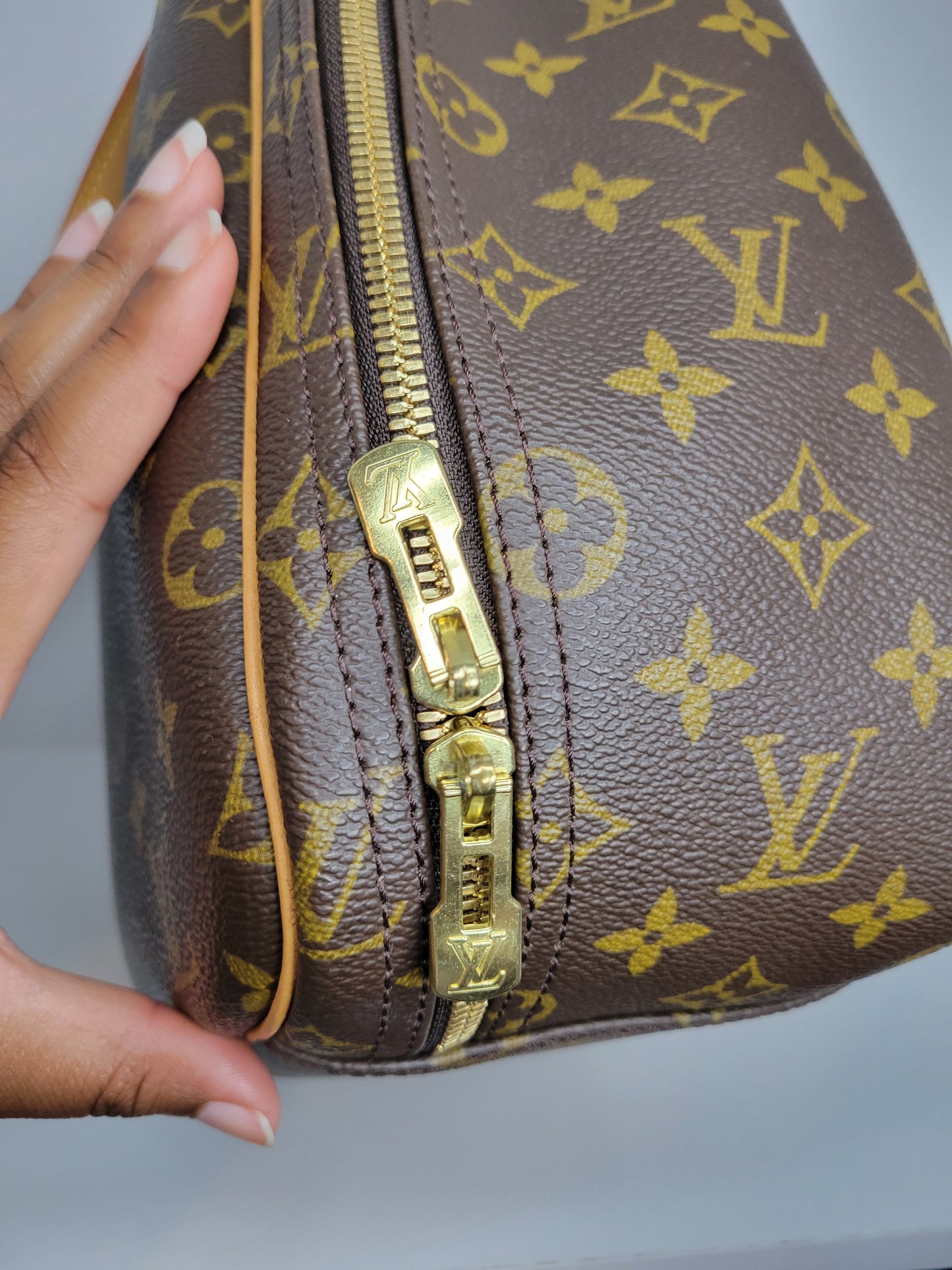 Louis Vuitton Monogram Excursion VI1918