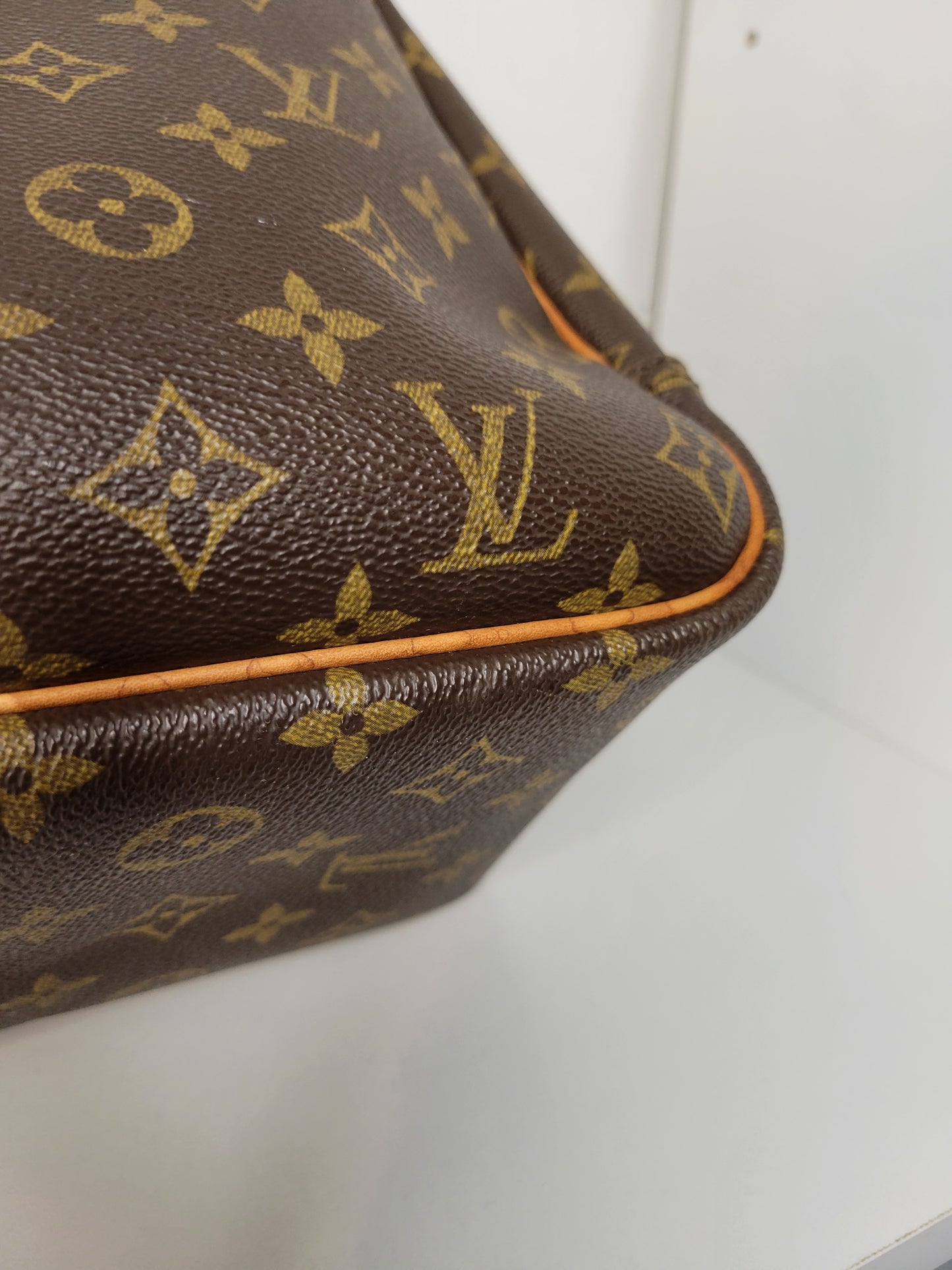 Louis Vuitton Monogram Deauville MB0081