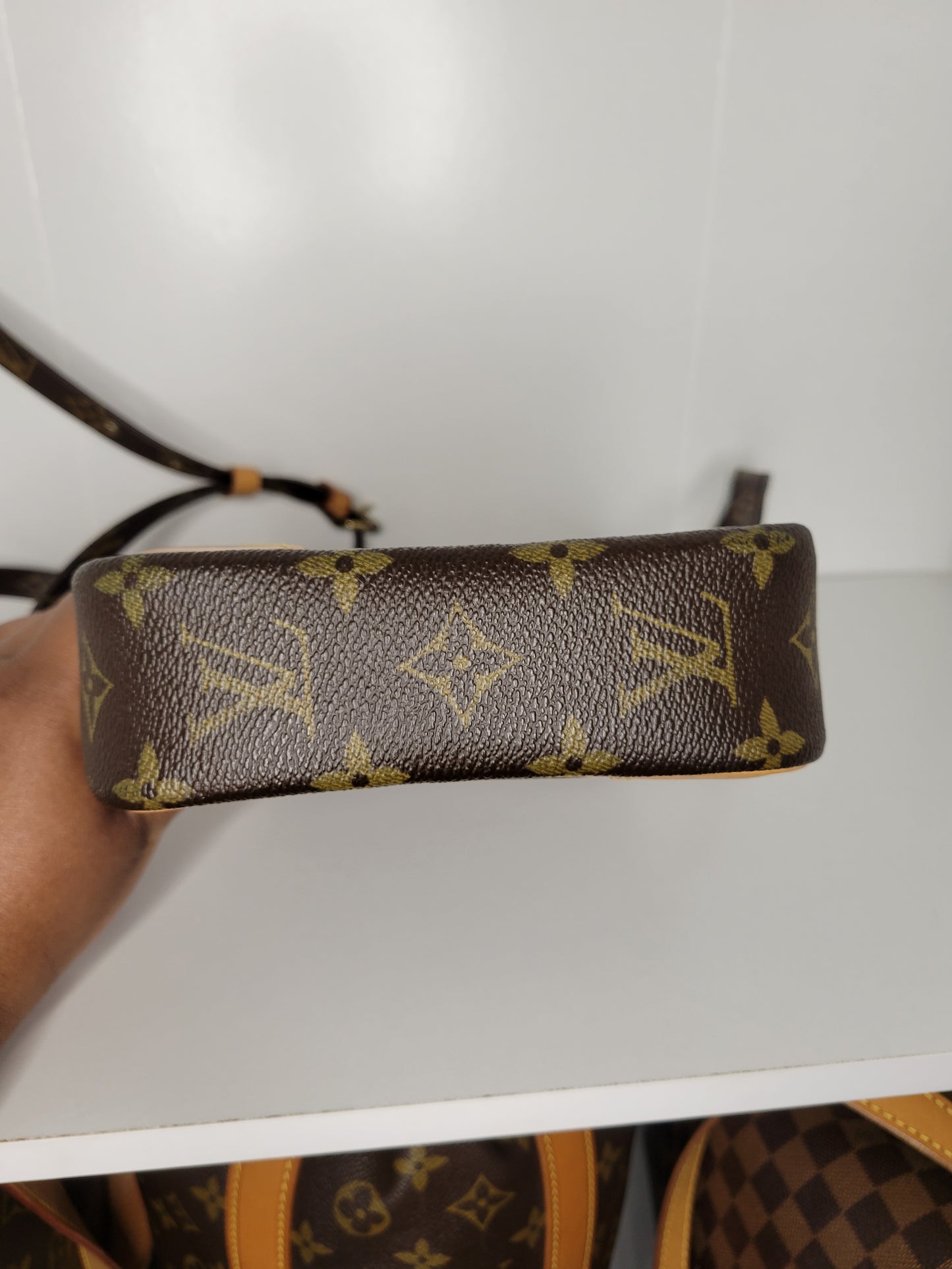 Louis Vuitton Monogram Danube TH0077